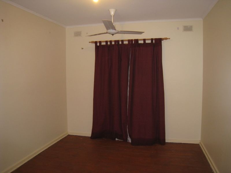 13 St Leonard Crescent, Elizabeth Downs SA 5113