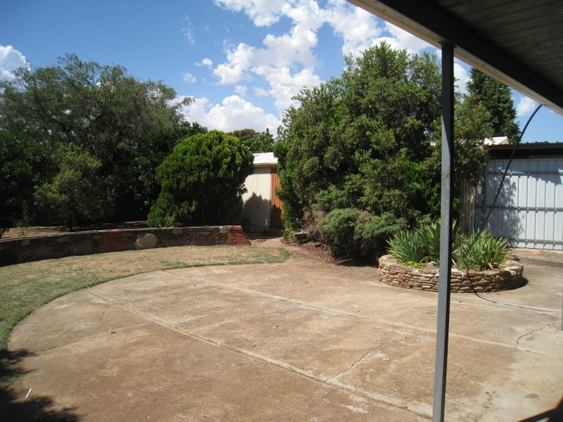 13 St Leonard Crescent, Elizabeth Downs SA 5113