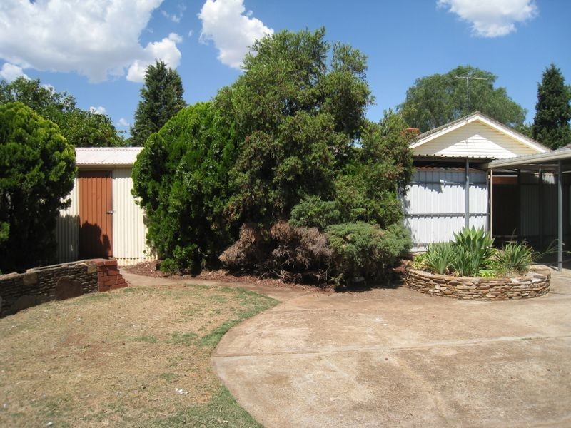 13 St Leonard Crescent, Elizabeth Downs SA 5113