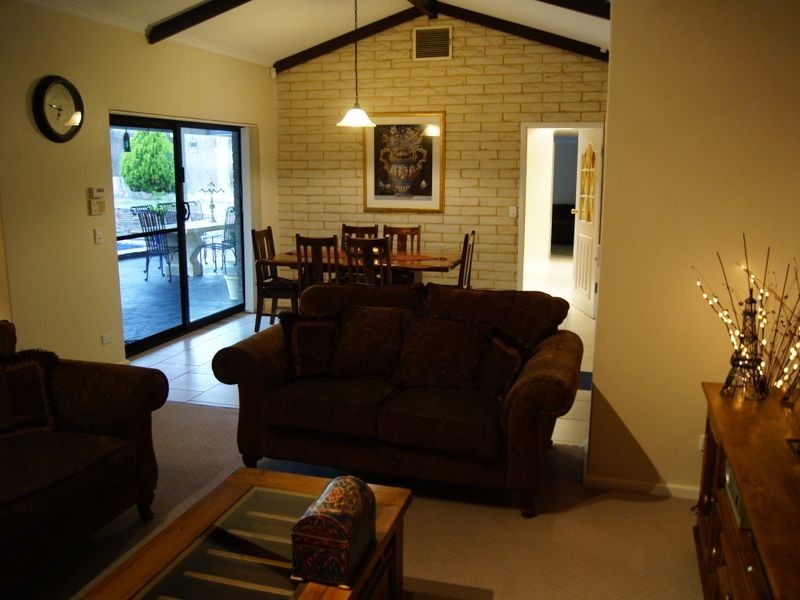 33 Edward Street, Willaston SA 5118