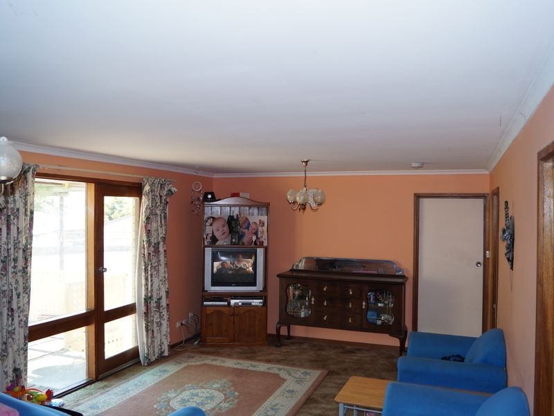 5 Hawker Crescent, Elizabeth East SA 5112