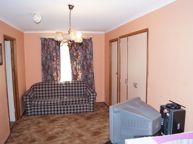 5 Hawker Crescent, Elizabeth East SA 5112