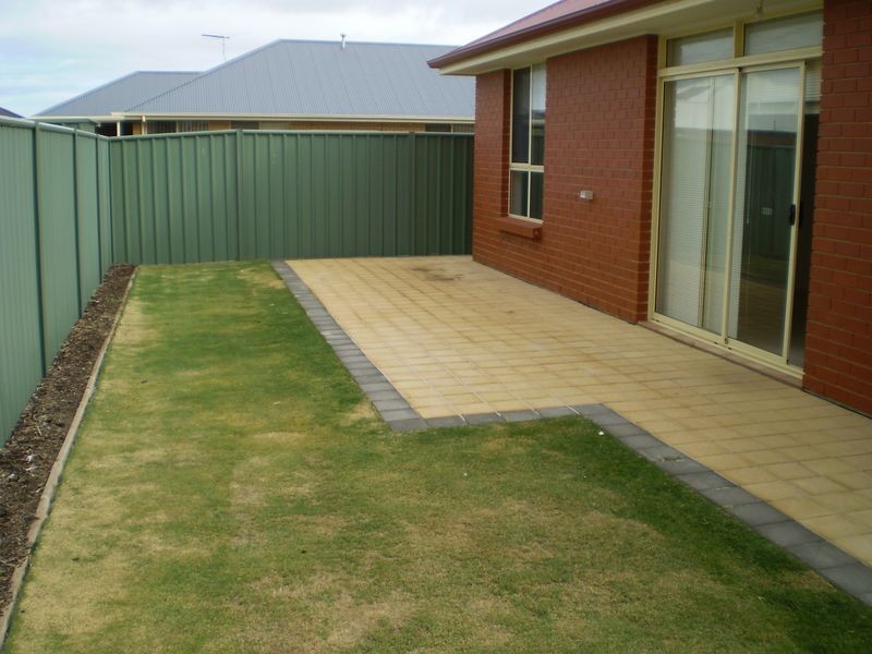 8 Newland Way, Mawson Lakes SA 5095