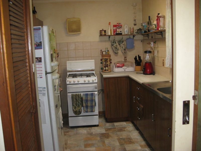 8 Blackburn Court, Elizabeth East SA 5112