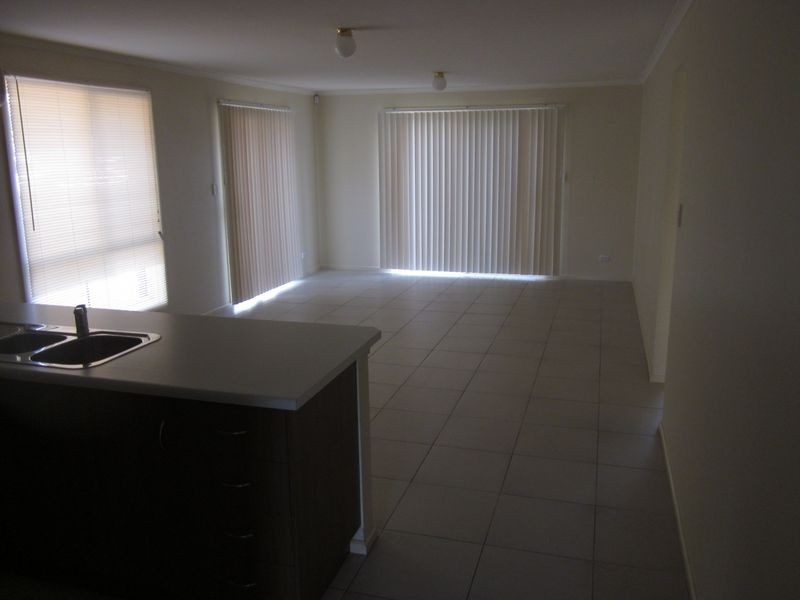 2 Kentish Road, Elizabeth Downs SA 5113