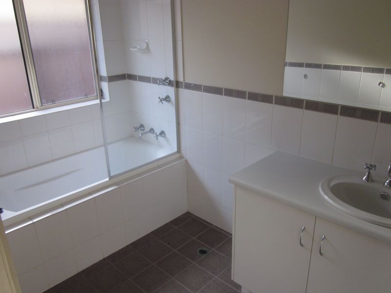 2 Kentish Road, Elizabeth Downs SA 5113