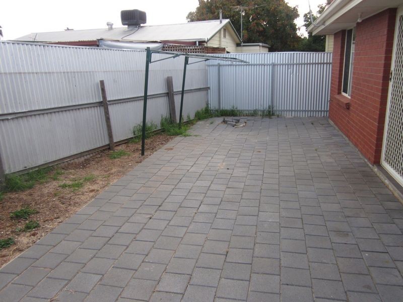 2 Kentish Road, Elizabeth Downs SA 5113