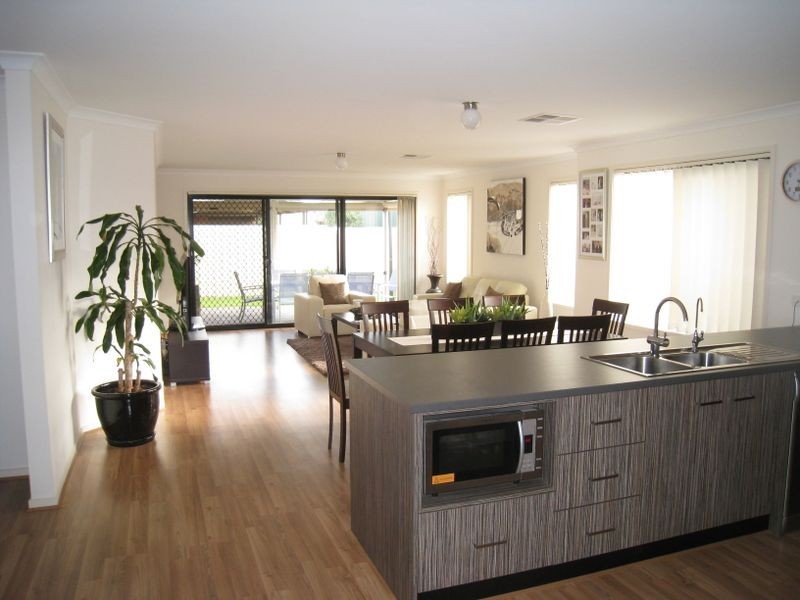 18 Rateki Close, Burton SA 5110