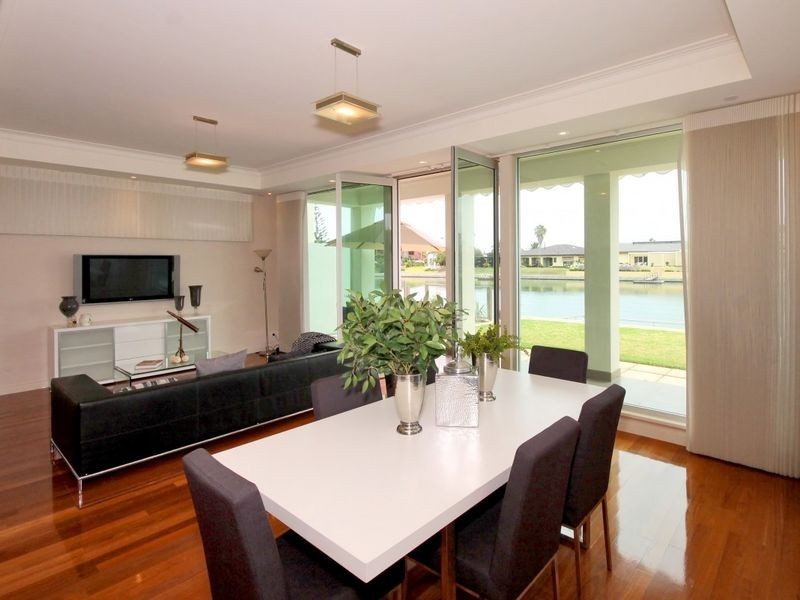 26A Antigua Grove, West Lakes SA 5021