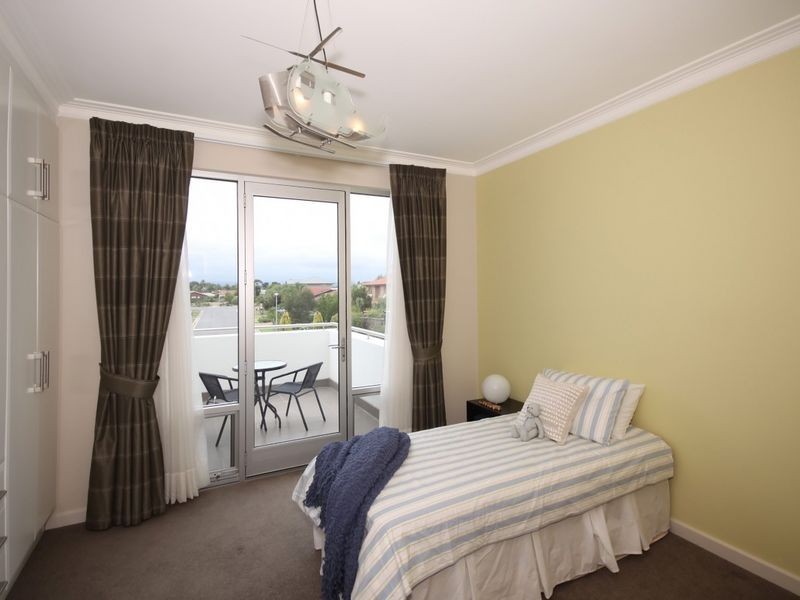 26A Antigua Grove, West Lakes SA 5021