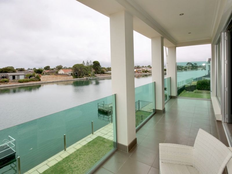 26A Antigua Grove, West Lakes SA 5021