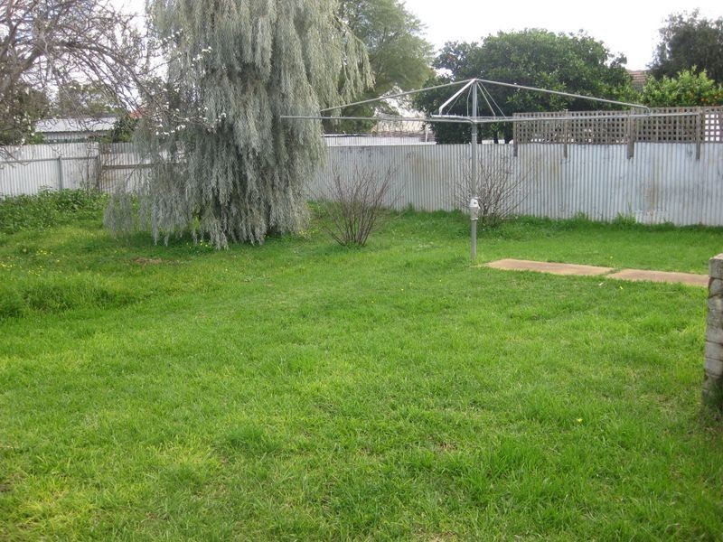 12 Sampson Road, Elizabeth Grove SA 5112