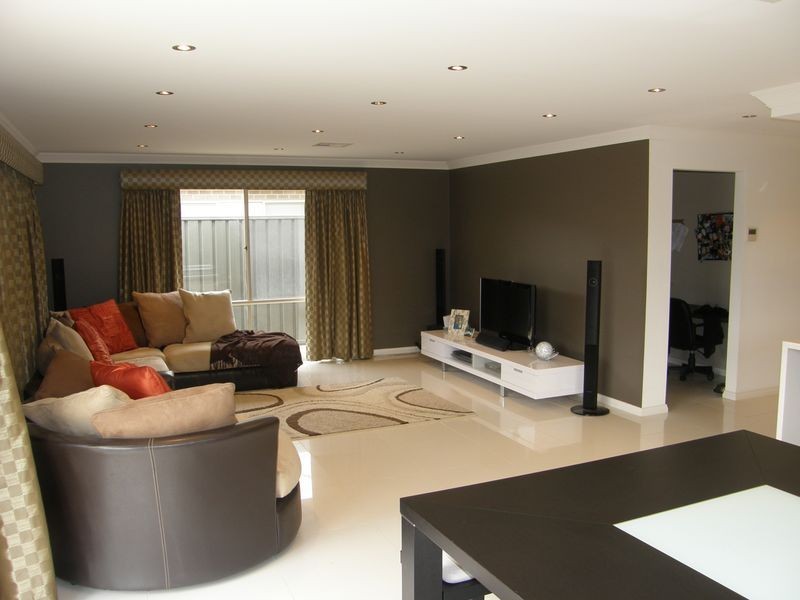 8 Lakeside Drive, Andrews Farm SA 5114