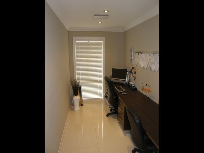 8 Lakeside Drive, Andrews Farm SA 5114