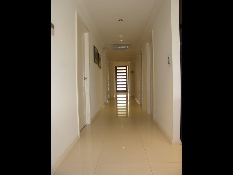 8 Lakeside Drive, Andrews Farm SA 5114