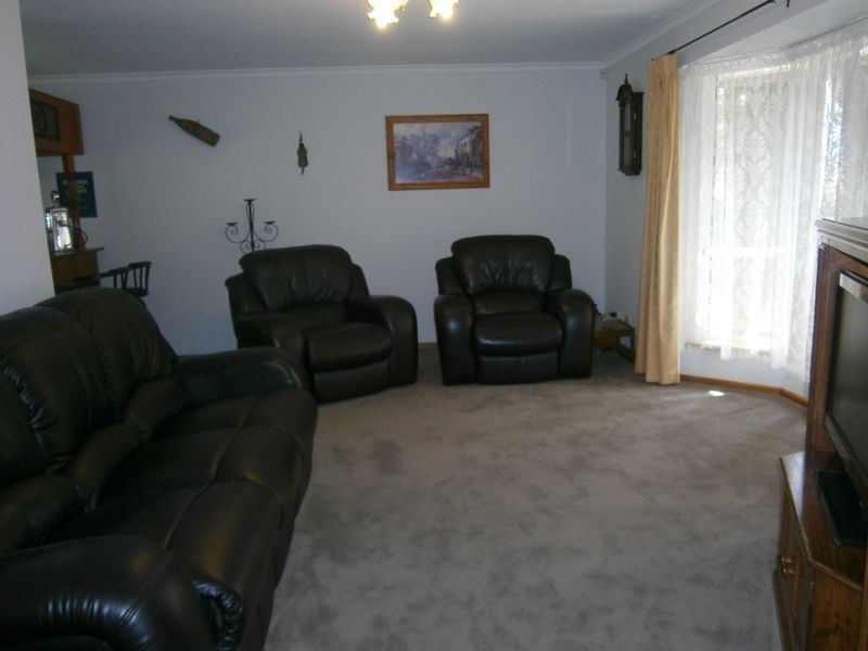 16 Willow Gardens, Hillbank SA 5112