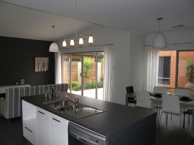 14 Jindabyne Street, Andrews Farm SA 5114