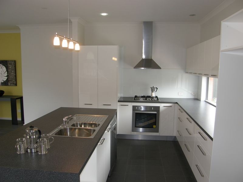 14 Jindabyne Street, Andrews Farm SA 5114