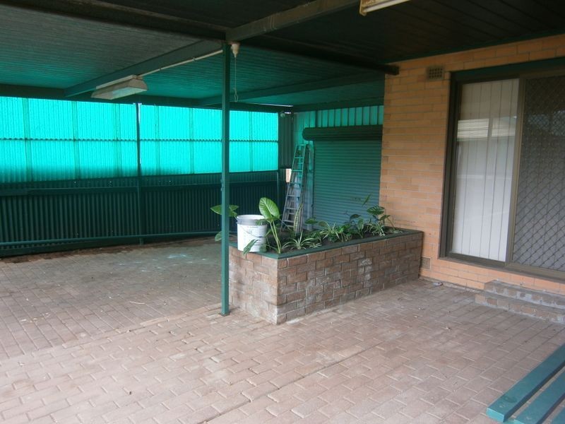 18 Uphall Street, Elizabeth Park SA 5113