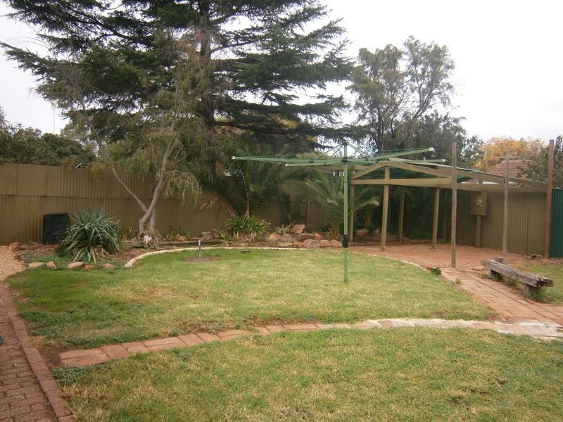 18 Uphall Street, Elizabeth Park SA 5113