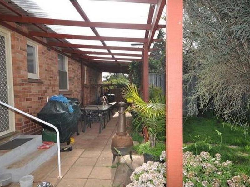 8 Campbell Road, Elizabeth Downs SA 5113
