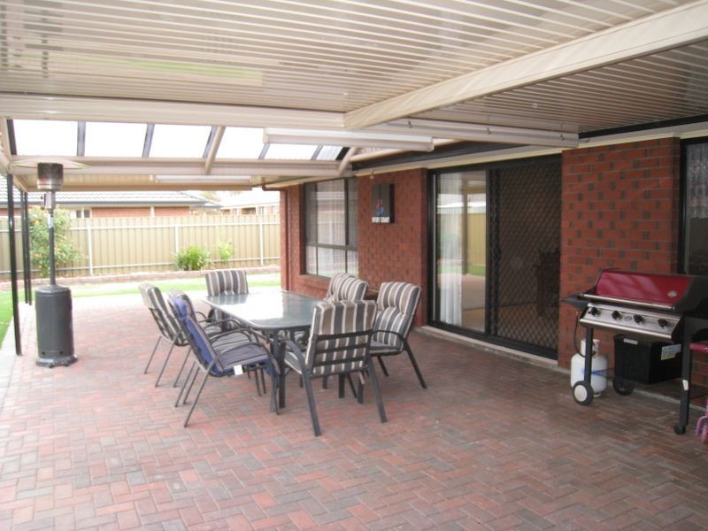 25 Eton Drive, Andrews Farm SA 5114