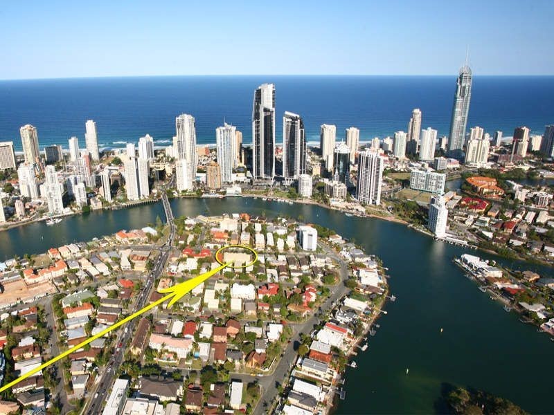 1/16 Stanhill Drive, Chevron Island QLD 4217