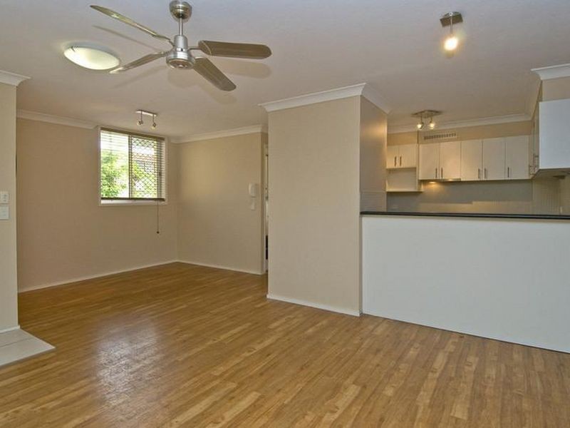 1/16 Stanhill Drive, Chevron Island QLD 4217