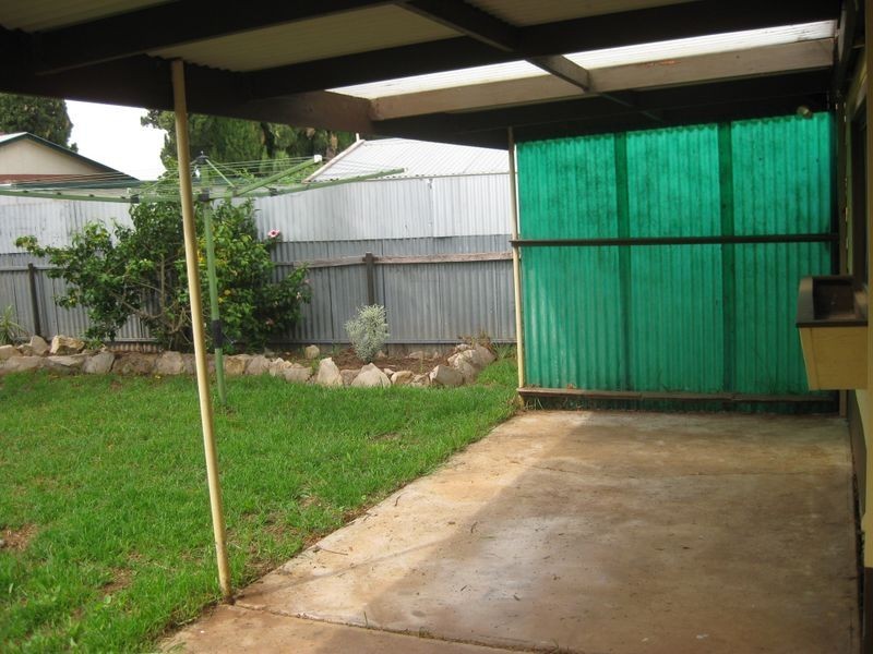 30 Garlick Road, Elizabeth Park SA 5113