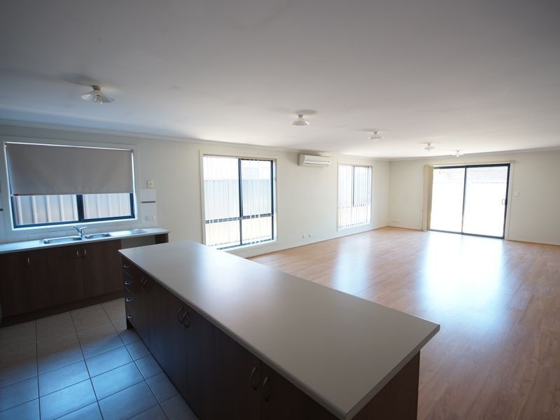 31 Lakeside Drive, Andrews Farm SA 5114