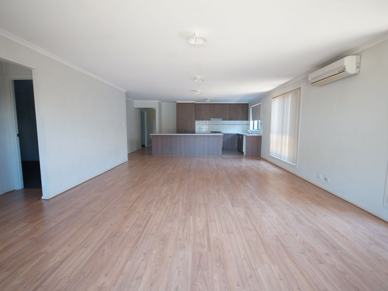 31 Lakeside Drive, Andrews Farm SA 5114