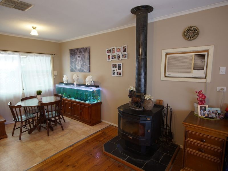 14 Lindsay Street, Elizabeth Downs SA 5113