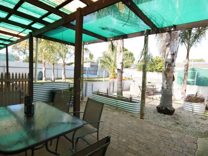 14 Lindsay Street, Elizabeth Downs SA 5113