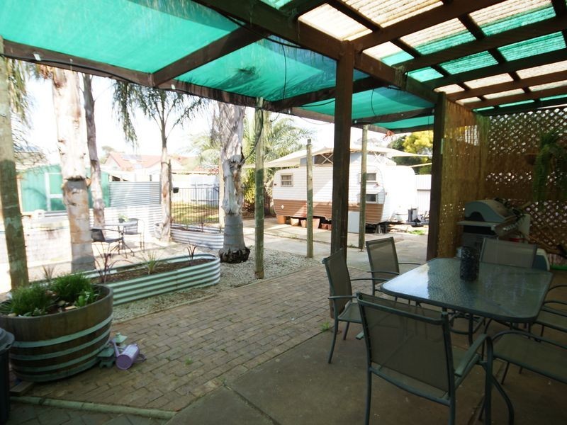14 Lindsay Street, Elizabeth Downs SA 5113