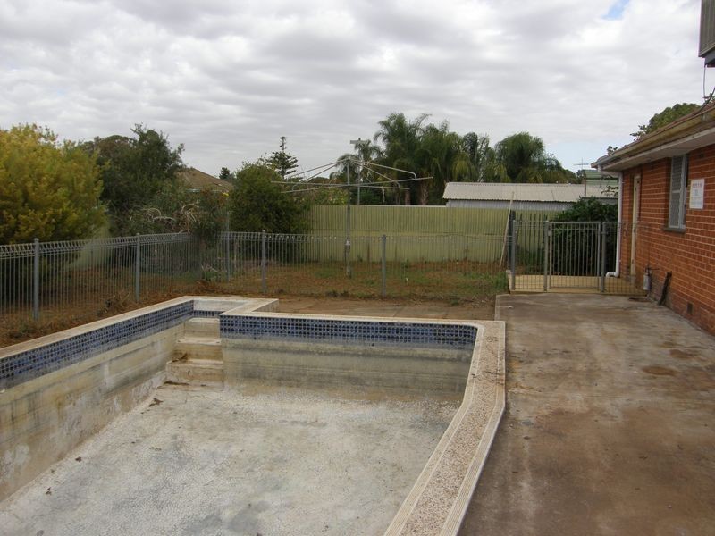 16 Mavros Road, Elizabeth Downs SA 5113