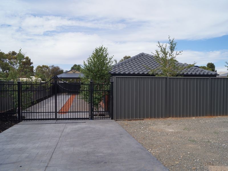 5 Bluegum Court, Munno Para West SA 5115