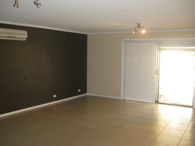 17 Dawn Close, Andrews Farm SA 5114