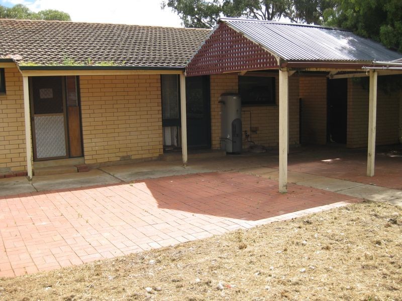 18 Alawoona Road, Munno Para SA 5115