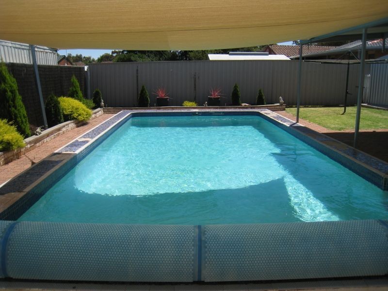 15 Linger Crescent, Elizabeth Downs SA 5113