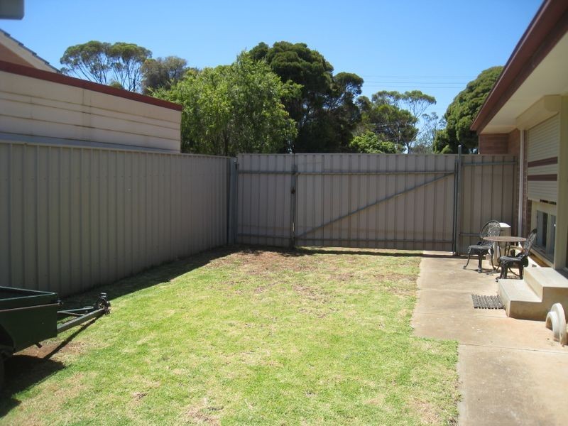 15 Linger Crescent, Elizabeth Downs SA 5113