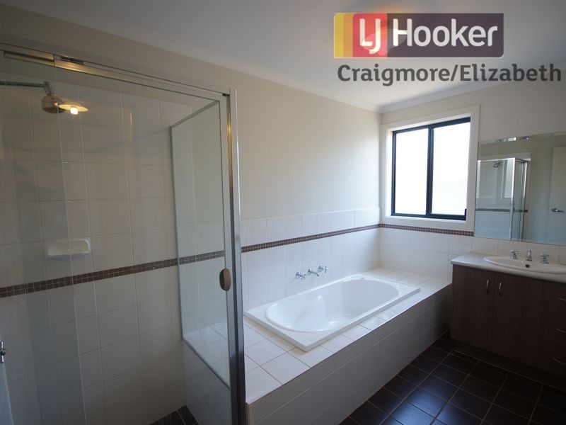 31 Lakeside Drive, Andrews Farm SA 5114