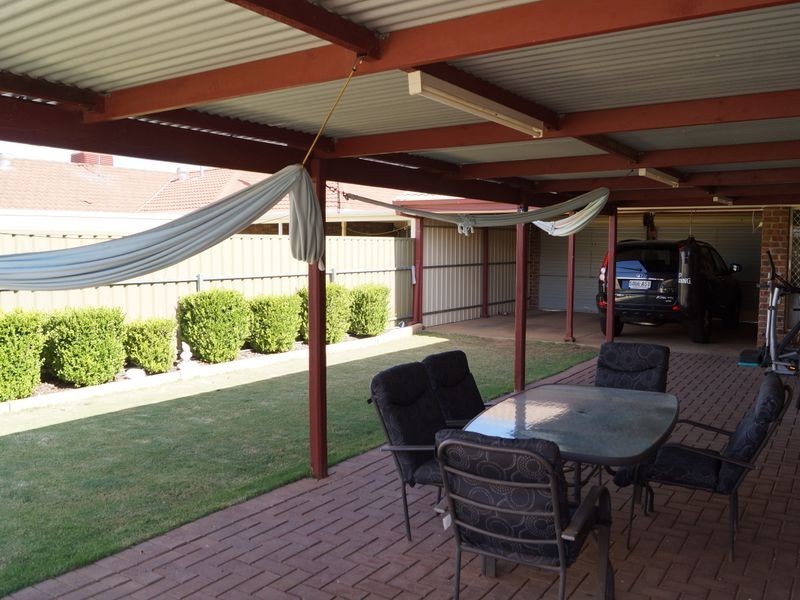 1 Hillier Court, Andrews Farm SA 5114