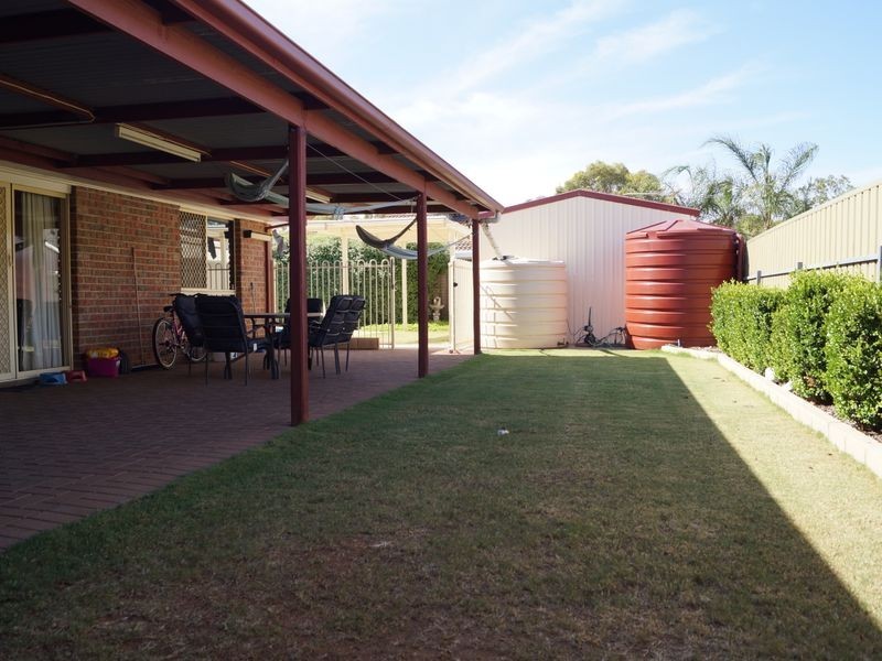 1 Hillier Court, Andrews Farm SA 5114