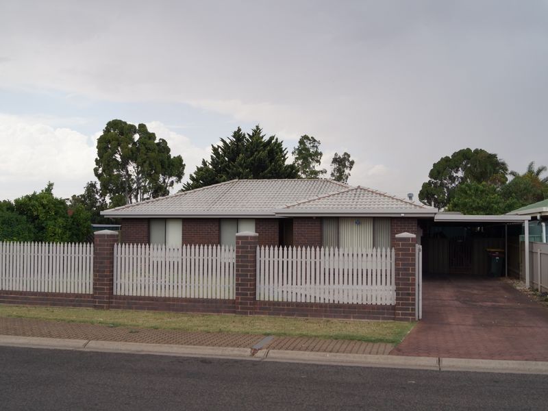 1 Commodore Parade, Andrews Farm SA 5114