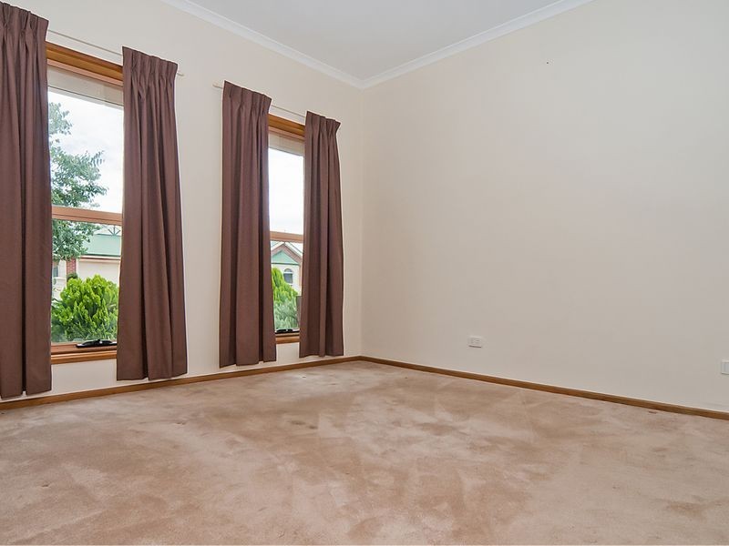 11 Brookside Drive, Mawson Lakes SA 5095