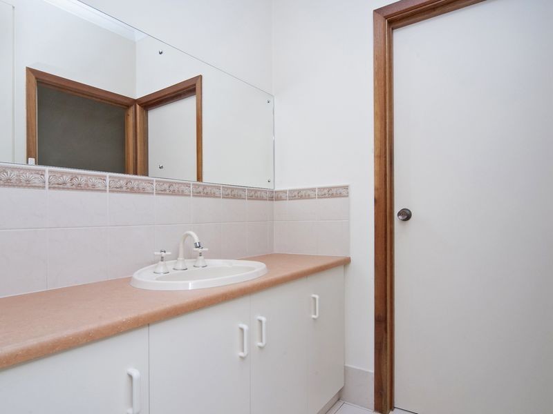 11 Brookside Drive, Mawson Lakes SA 5095