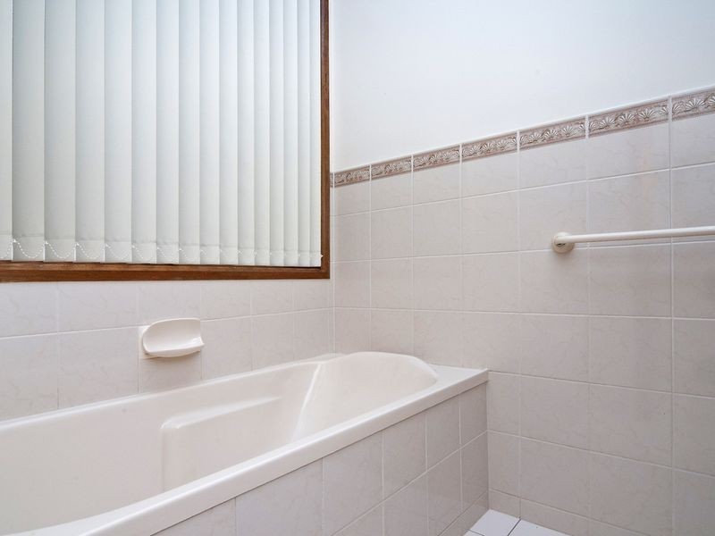 11 Brookside Drive, Mawson Lakes SA 5095