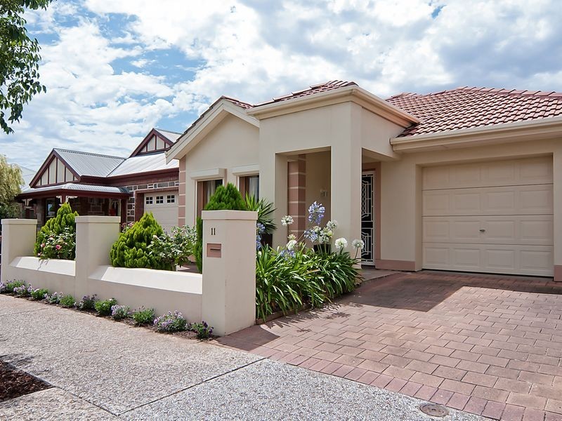 11 Brookside Drive, Mawson Lakes SA 5095