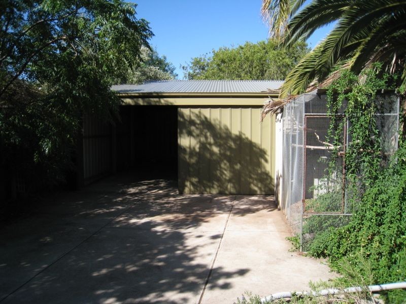 33 Andrews Road, Elizabeth Downs SA 5113