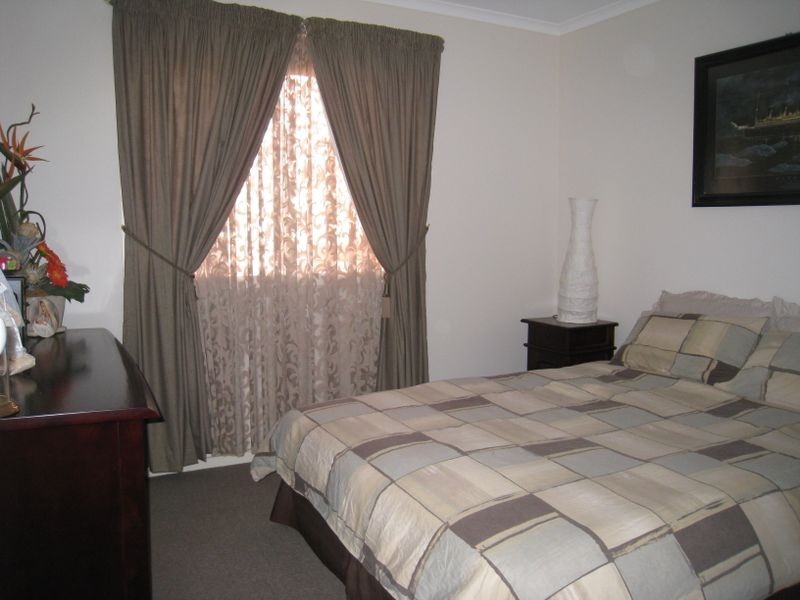 25 Almond Circuit, Munno Para West SA 5115